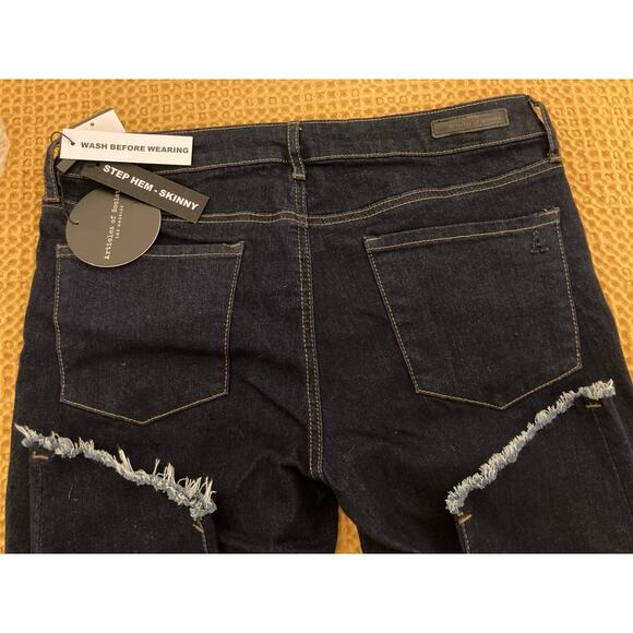 Articles of Society Womens Soft Step Hem Skinny Jeans Size 29/US 8 Dark Blue NWT - Picture 3 of 7